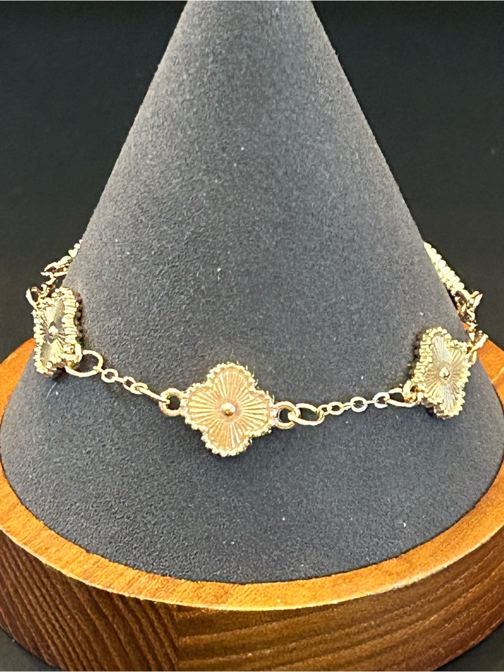 Gold Tone Clover 🍀 Link Bracelet with Bead Center Your Choice NWT